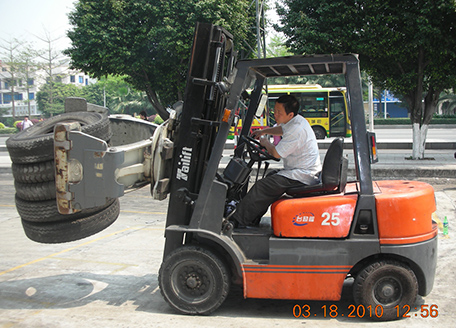 东莞南城叉车培训，诚材铲车学校提供专业全面的技术培训