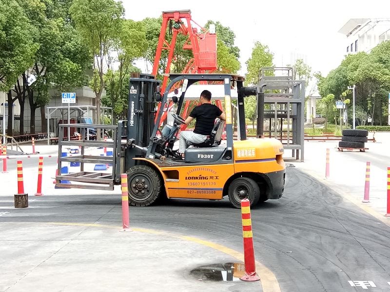东莞道滘叉车证培训多少钱