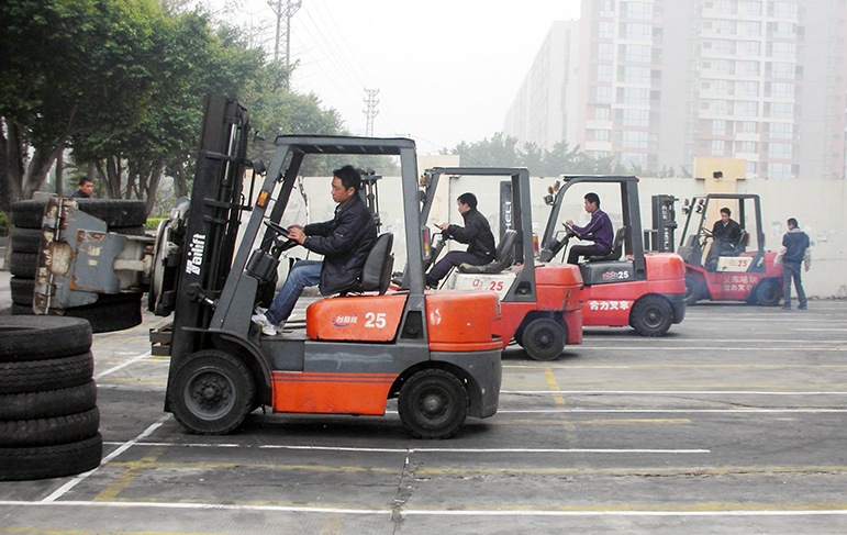 东莞万江叉车零基础培训，需要什么报名条件?