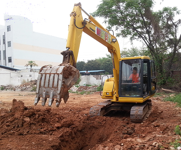 增城挖掘机培训教学内容挖掘机修坡修路的技巧有哪些