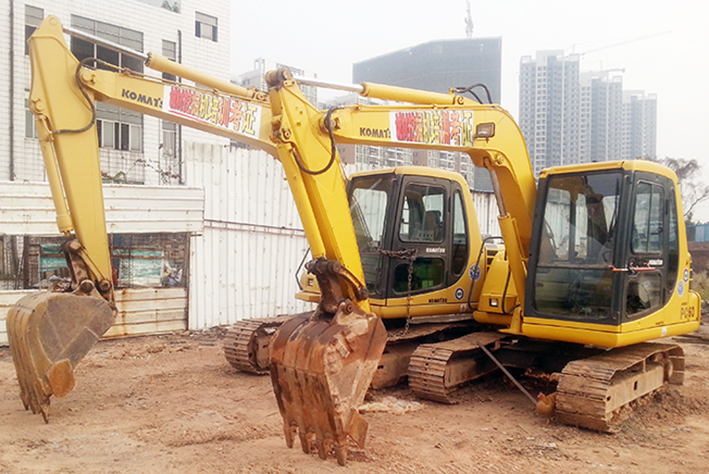 东莞南城挖掘机挖直沟操作技术
