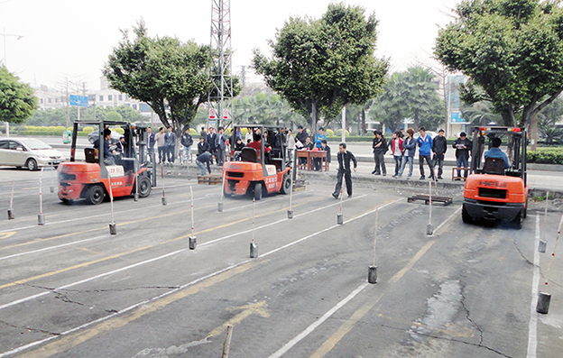 东莞东坑周边考叉车证需要什么资料？