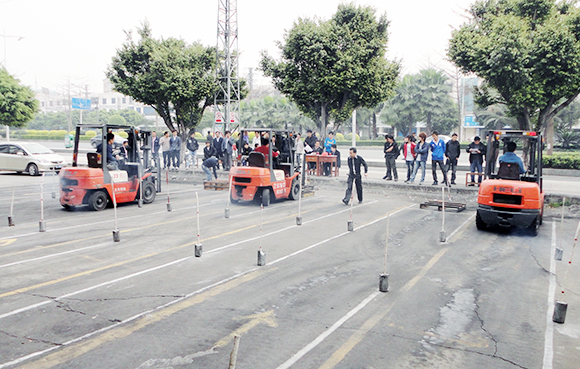 东莞企石附近考叉车证需要什么资料？