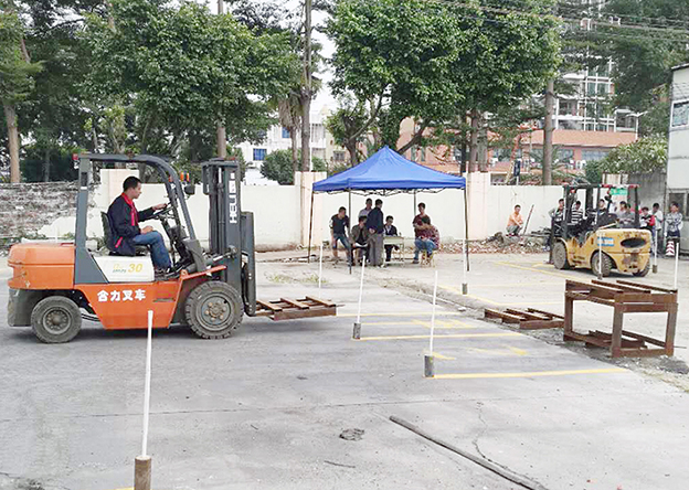 东莞黄江附近叉车培训考证哪里有报名考叉车证？