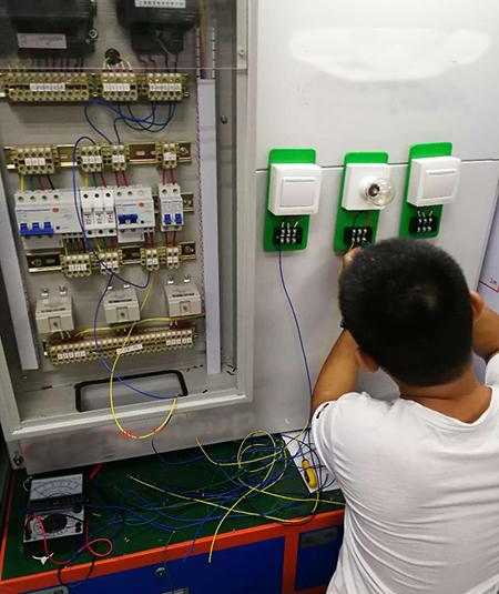 东莞塘厦电工培训电机加上变频调速器后有嗡嗡声怎么回事